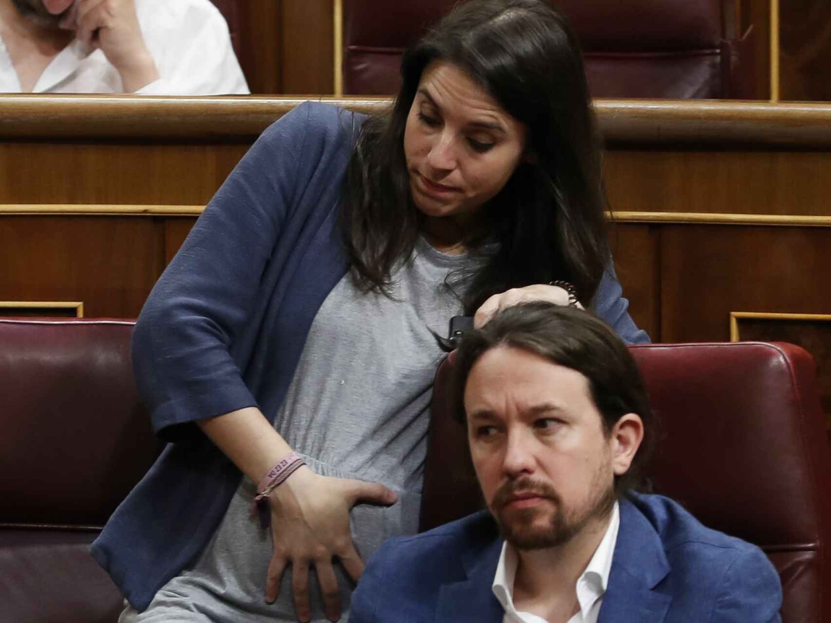 Irene Montero y Pablo Iglesias, en el Congreso días semanas antes de dar a luz.