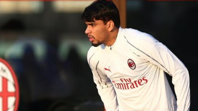 Lucas Paquetá entrena con el Milan. Foto: acmilan.com