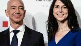 Jeff Bezos y su esposa MacKenzie en una imagen de archivo.