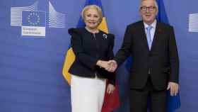 La primera ministra rumana, Viorica Dancila, durante su última visita a Juncker en Bruselas.
