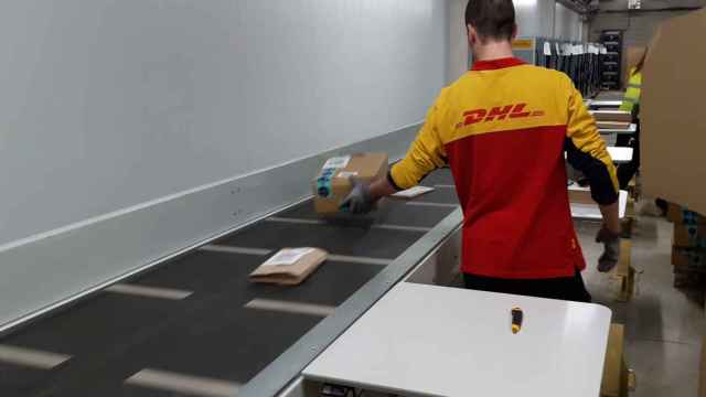 DHL invierte 5 millones de euros en Madrid y Barcelona para gestionar más bultos