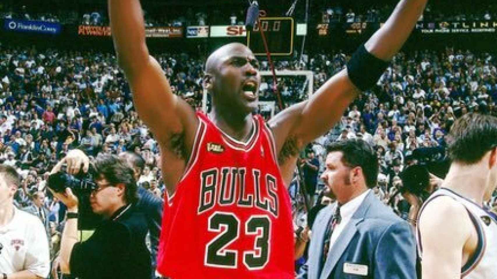Michael Jordan, tras ganar su sexto anillo. Foto: Twitter