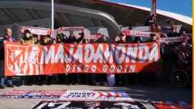 Los aficionados del Atlético piden la renovación de Godín
