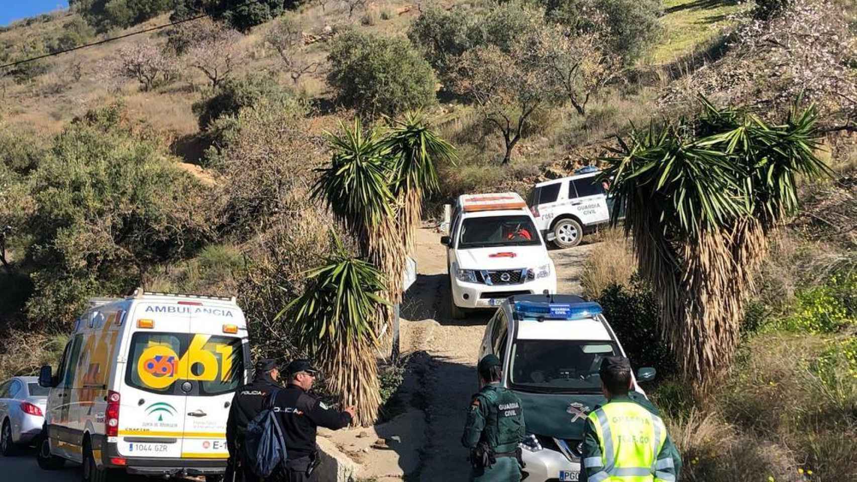Un operativo de 100 personas trata de encontrar con vida a un niño de dos años en el interior de un pozo en Totalán (Málaga).