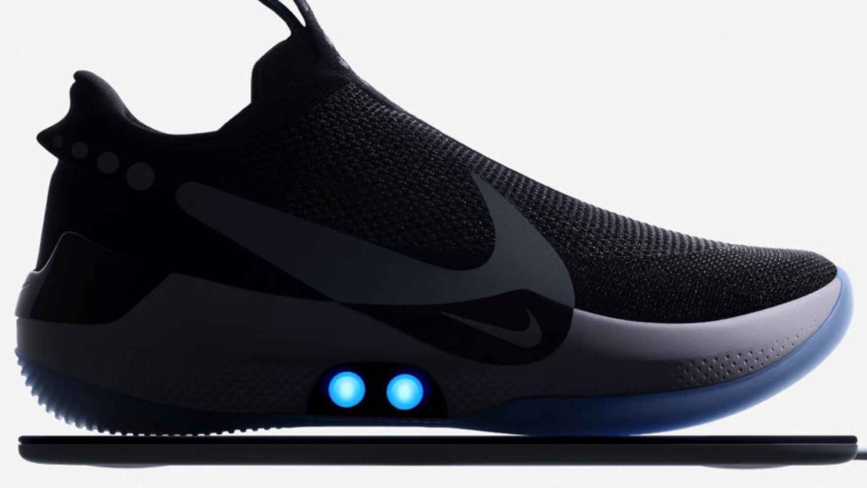Nike presenta las zapatillas que se adaptan al pie y puedes controlar con  el móvil