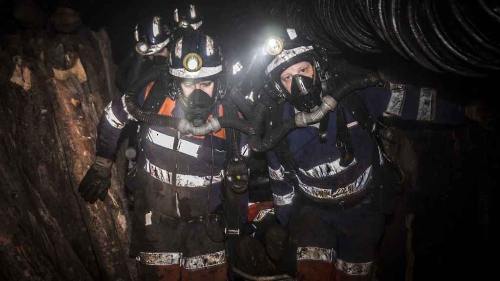 Brigadistas asturianos en una operación de rescate en una mina