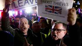 Protestantes a favor del Brexit se manifiestan a las puertas del Congreso
