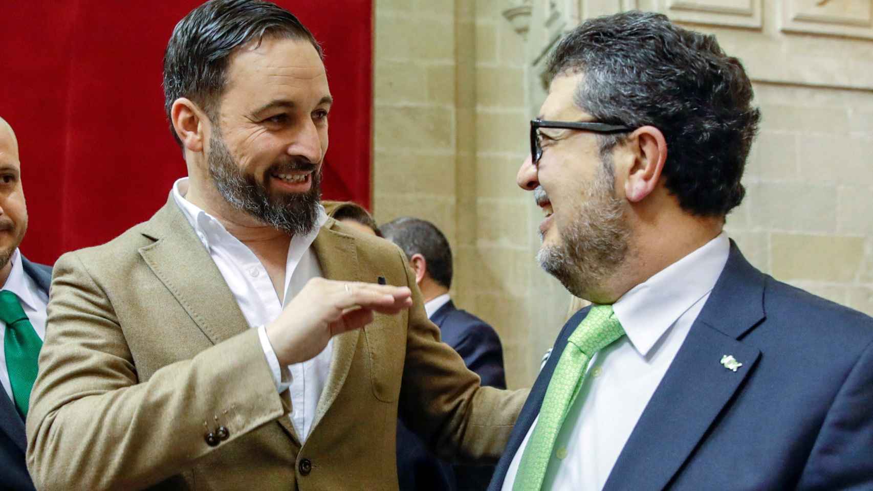 Santiago Abascal, presidente de Vox, y Francisco Serrano, portavoz del partido en Andalucía.