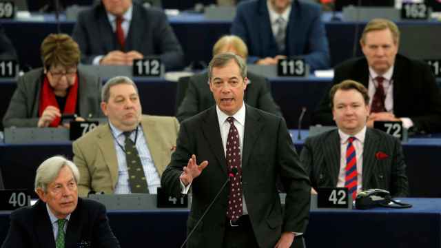 Farage, durante el debate sobre el 'brexit' en la Eurocámara