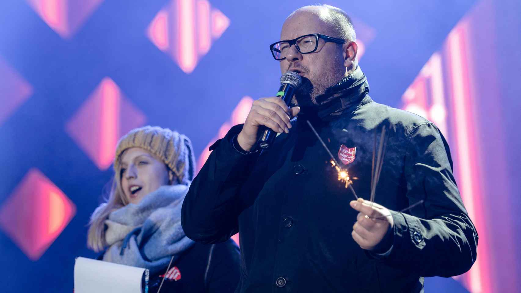 Paweł Adamowicz en el acto benéfico en el que fue asesinado.