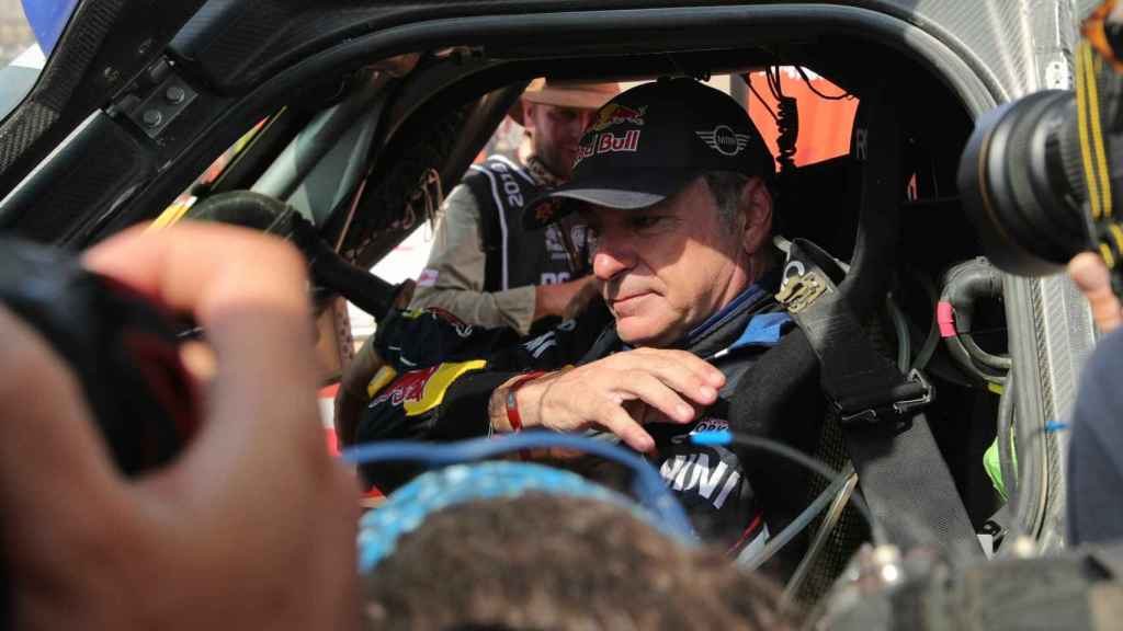 Carlos Sainz, tras conseguir la victoria en la última jornada del Dakar