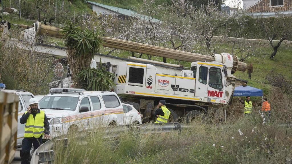 Parte de la maquinaria que participa en el complejo rescate de Julen.