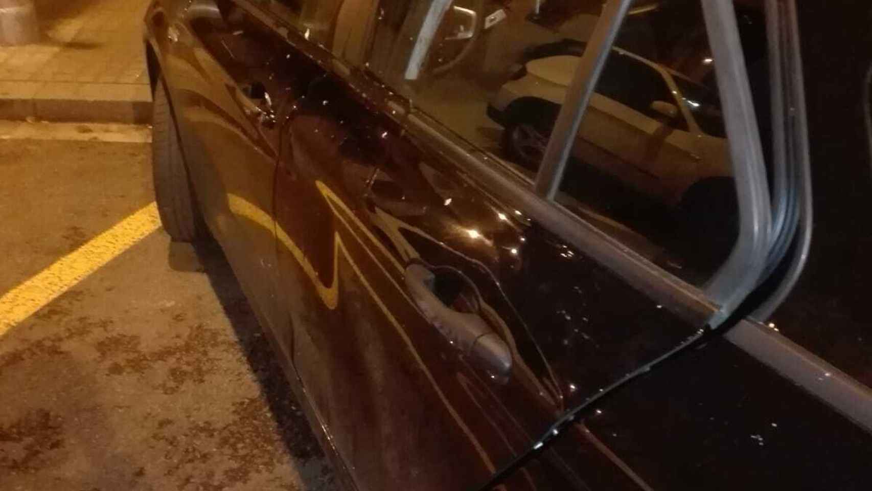 Un coche de VTC agredido en Barcelona.