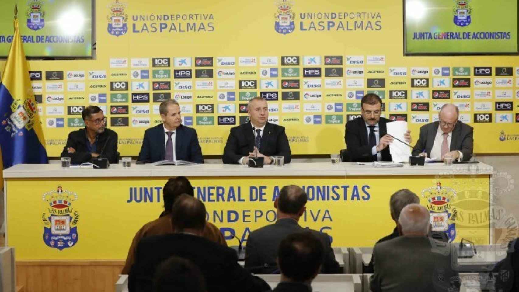 La junta de la UD Las Palmas ante la prensa. Foto: udlaspalmas.es