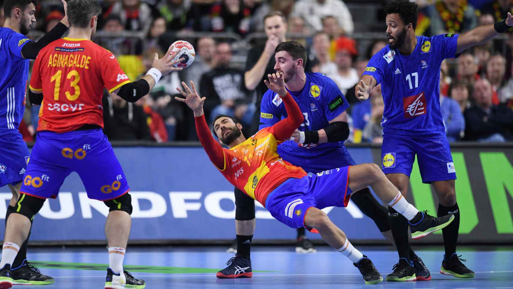 La selección española, frustrada para superar la defensa francesa en el Mundial de balonmano