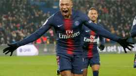 Kylian Mbappé celebra un gol con el PSG en la Ligue-1