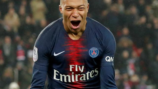 Kylian Mbappé celebra un gol con el PSG en la Ligue-1