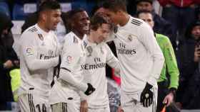 Los jugadores del Real Madrid celebran el gol de Luka Modric ante el Sevilla