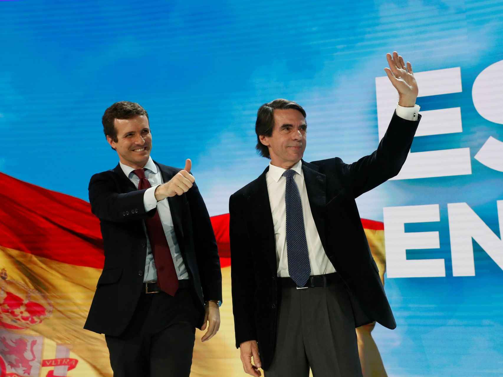 Casado y Aznar, sobre el escenario de la Convención del PP.