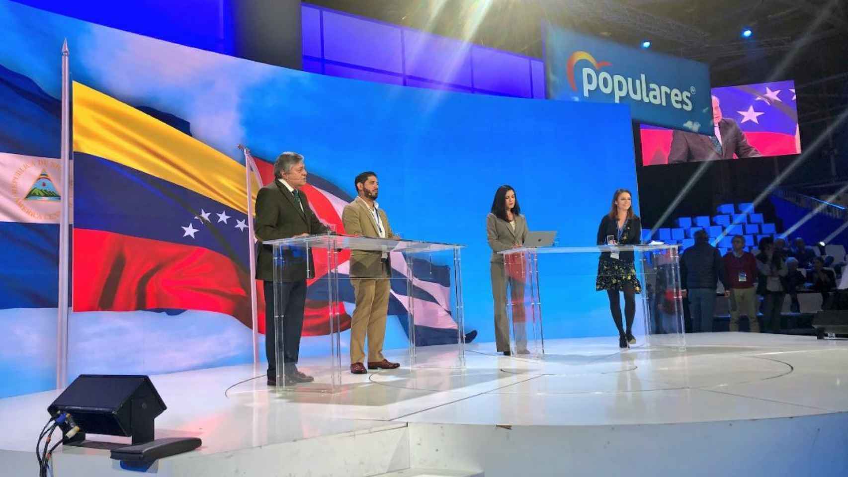 Leopoldo López Gil (izq.), el padre del opositor venezolano participa en la Convención