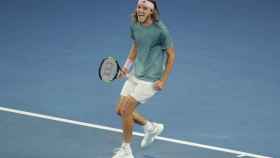 Tsitsipas vence a Federer en el Open de Australia