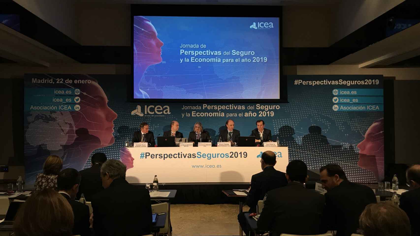 Jornada Perspectivas para el seguro y la economía para 2019, organizada por ICEA.