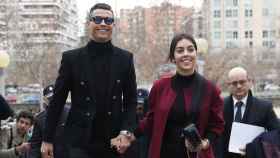 Georgina Rodríguez y Cristiano Ronaldo llegando a los juzgados.