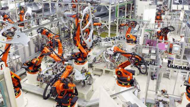 Robots industriales de la marca Kuka.