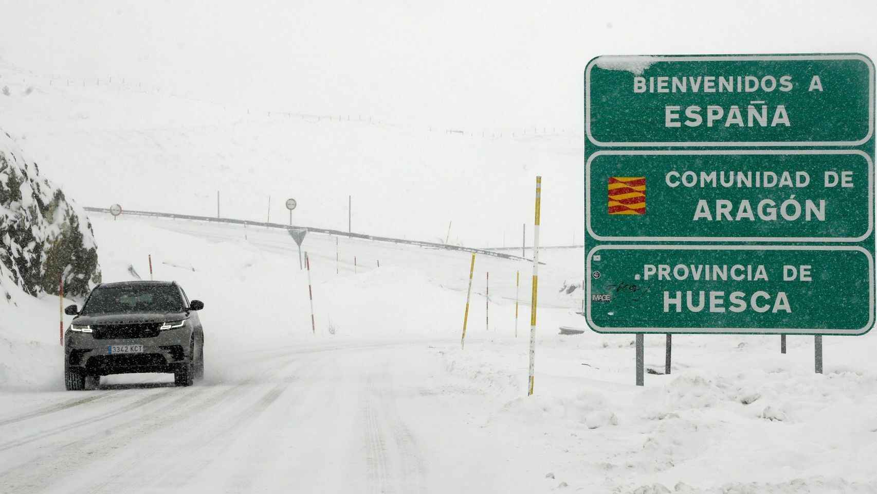 Una carretera nevada en Aragón.