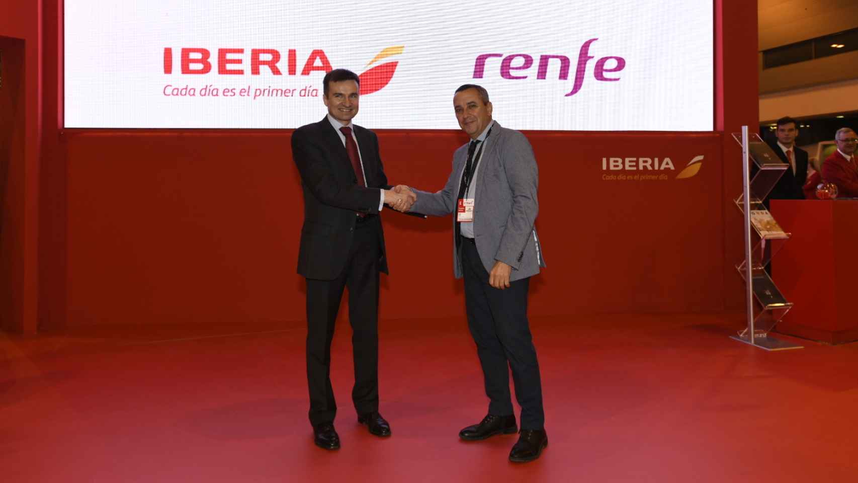 El Director Comercial de Iberia, Marco Sansavini y el Director de Marketing de Renfe, Manuel Sempere.
