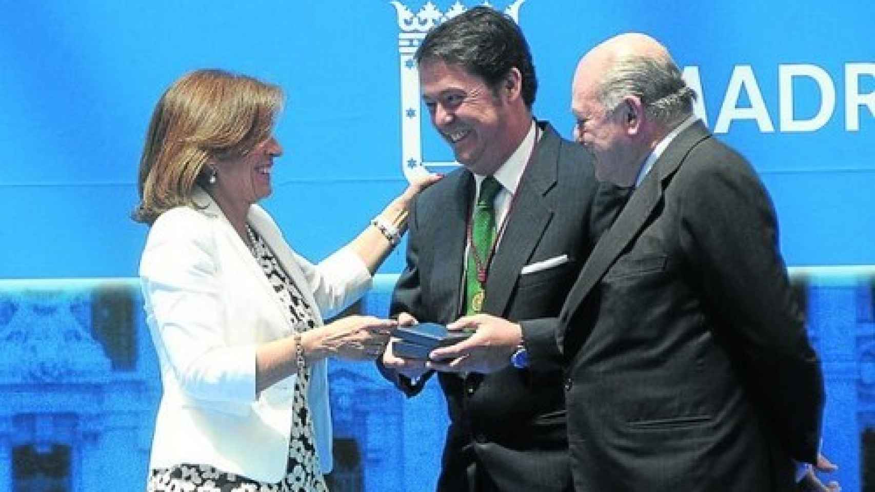 Ana Botella entrega la Medalla de Madrid a Fernando Masaveu, en presencia de Juan Abelló