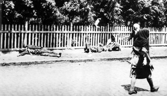 Cadáveres sin recoger en las calles de Járkov
