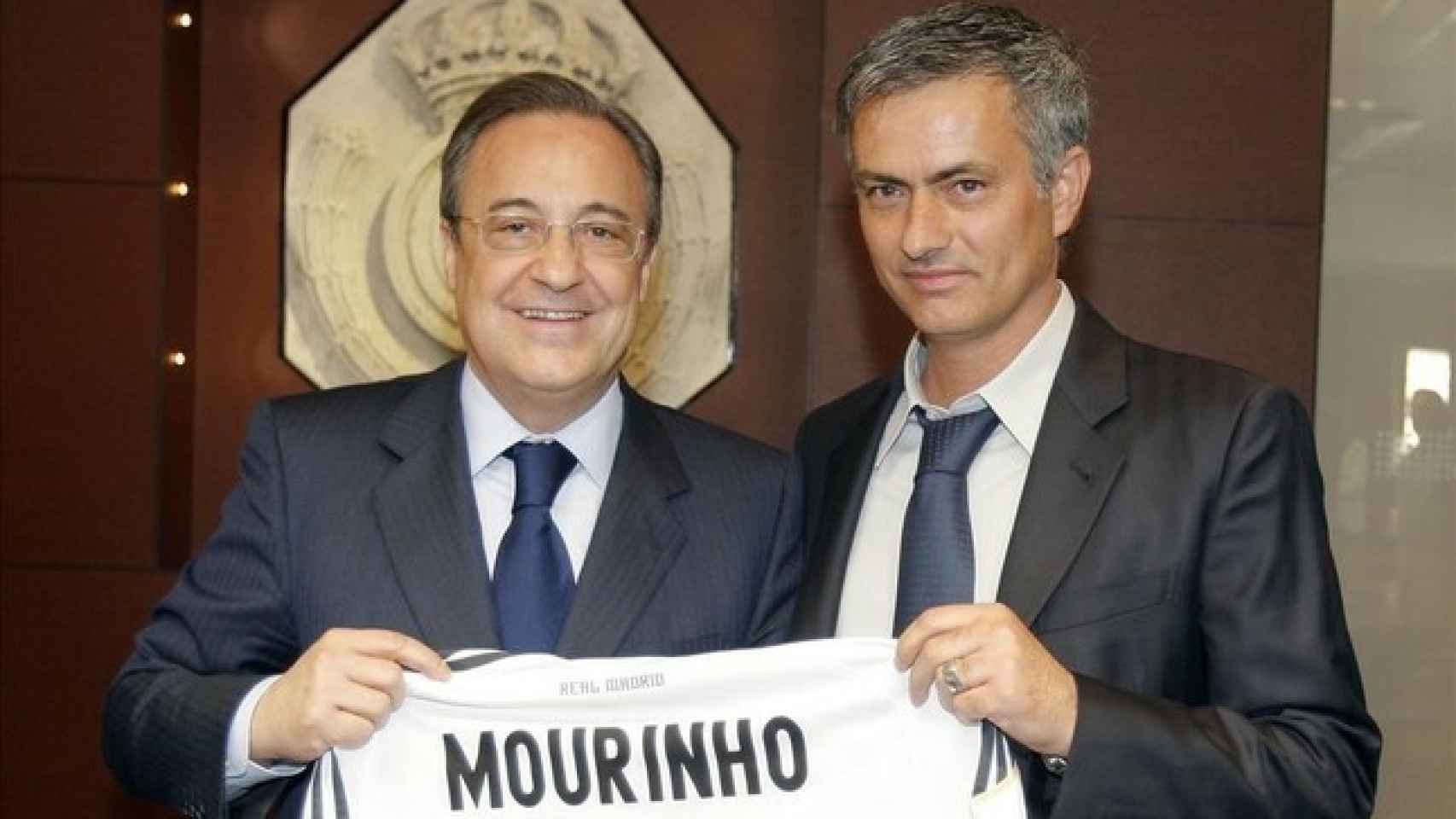 Florentino Pérez y José Mourinho, en su presentación como entrenador del Madrid