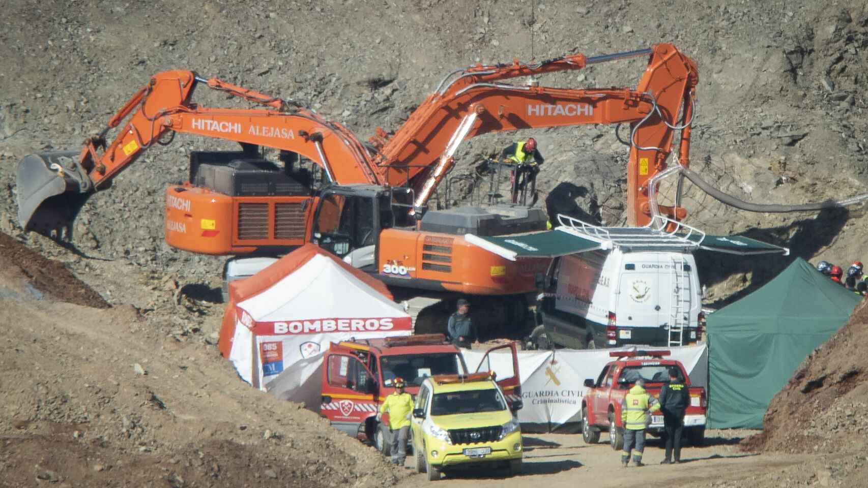 Excavadoras trabajan en la operación de rescate a Julen.