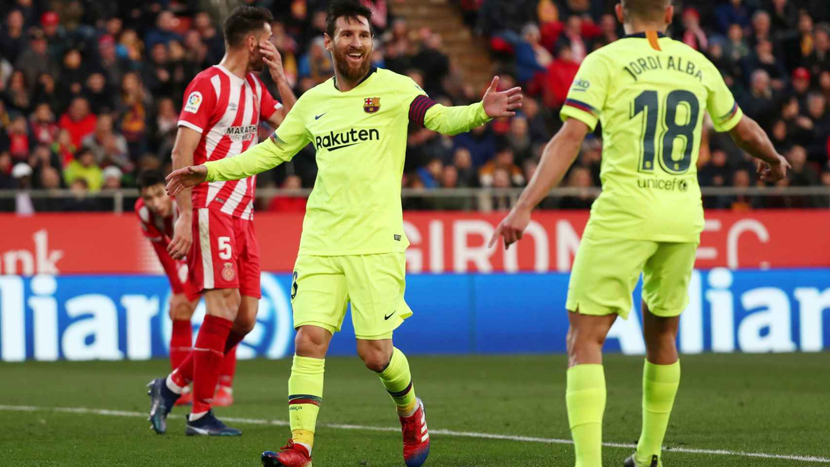 Leo Messi y Jordi Alba celebran un gol ante el Girona