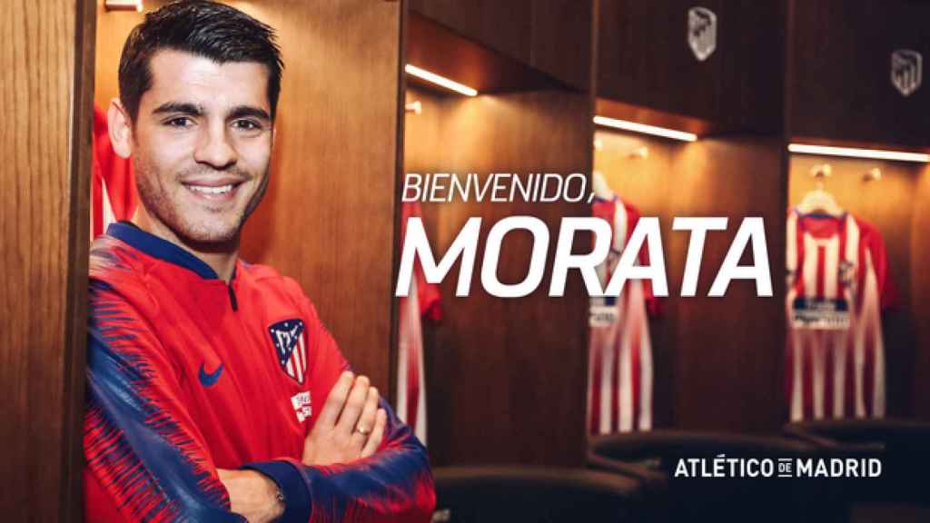 Álvaro Morata posa con los colores del Atlético de Madrid. Foto: atleticodemadrid.com