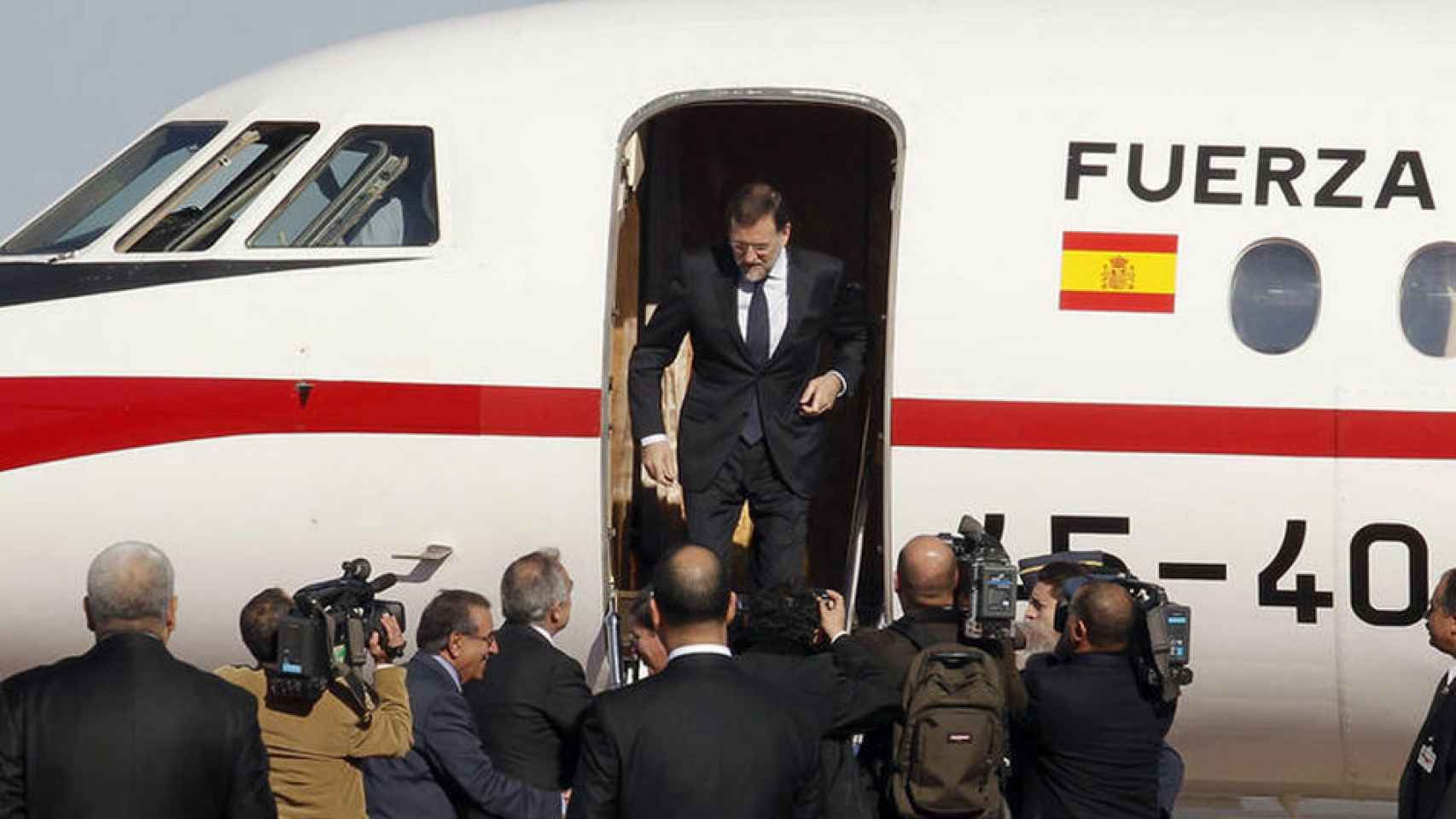 Rajoy baja del Falcon en una imagen de archivo