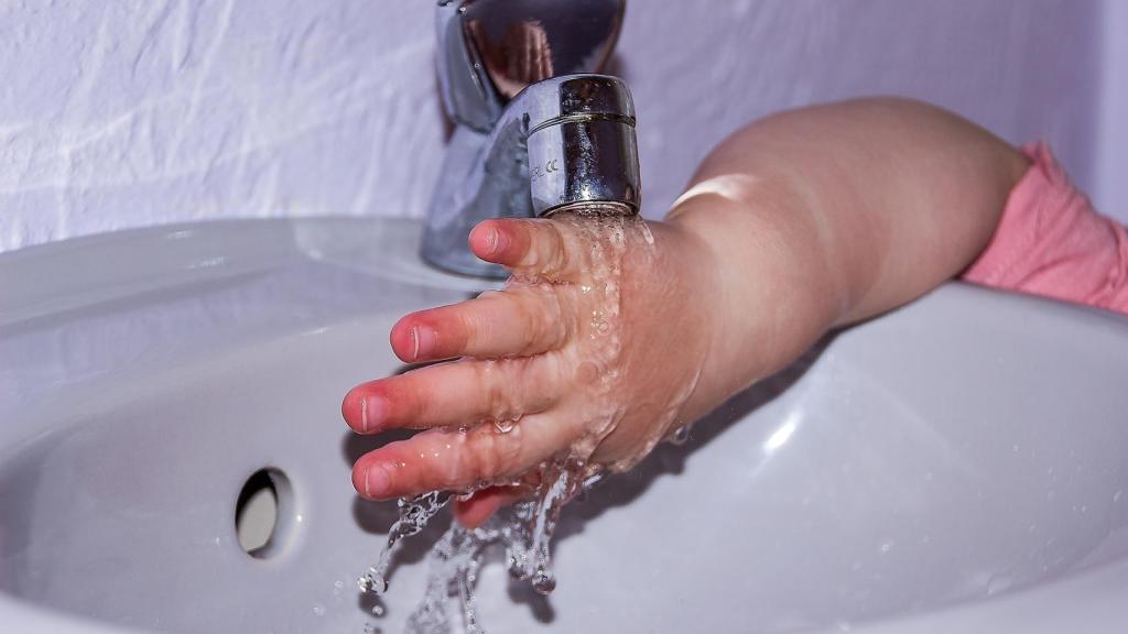 Ahorrar agua es muy fácil, sólo está en tus manos