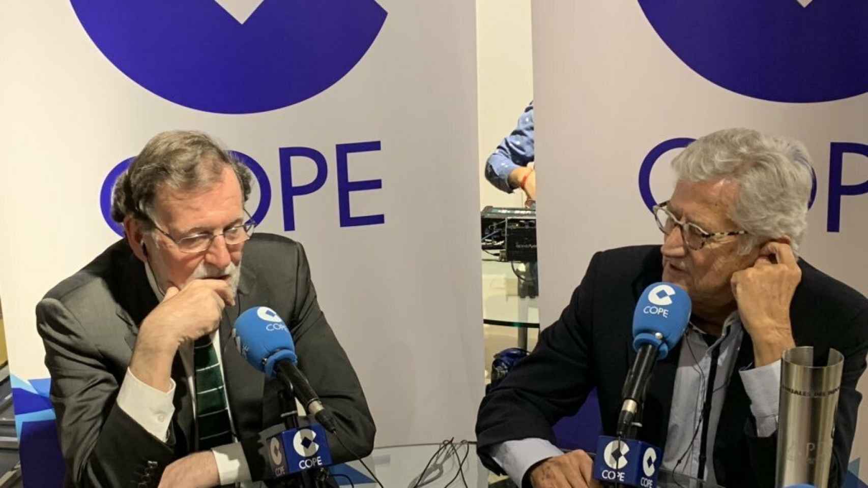 Mariano Rajoy en la 'COPE' con Pepe Domingo Cataño. Foto: Twitter (@elpartidazocope)