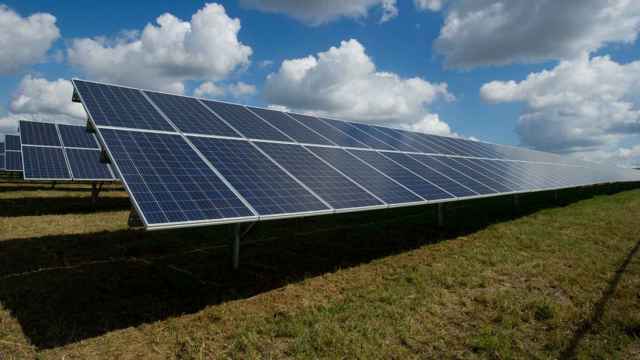 Paneles solares más eficientes gracias a 'nanocolorantes' industriales