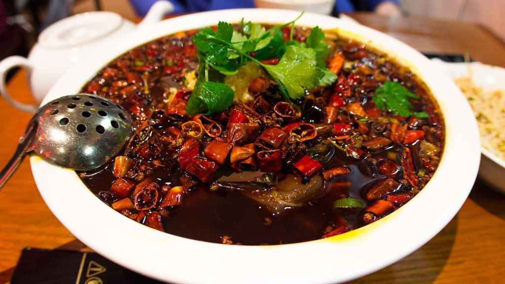 Un plato de sangre mong, otro plato tradicional chino que se elabora con sangre de pato.