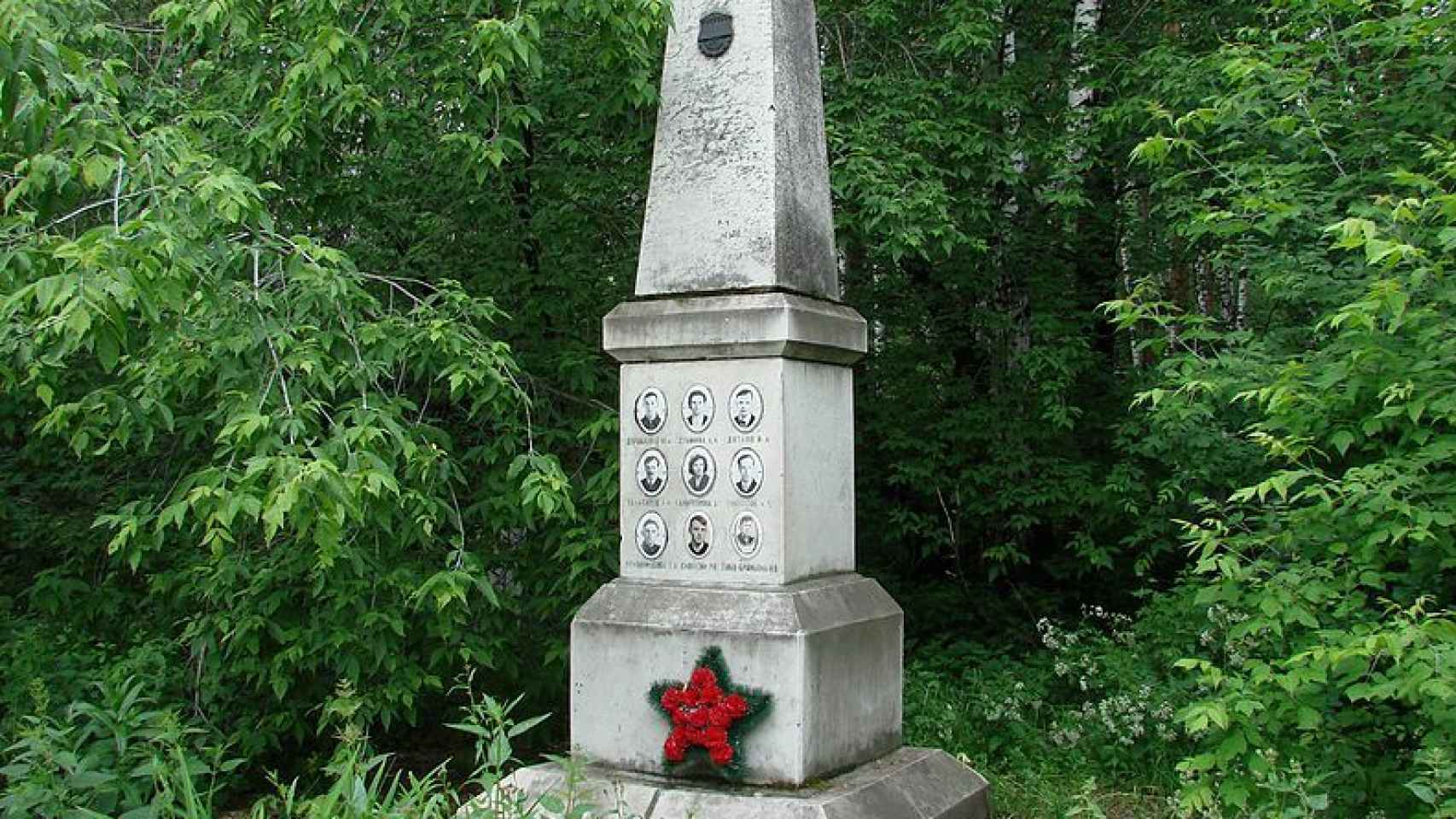 La tumba de los montañeros en el cementerio Mikhajlov de Ekaterimburgo.