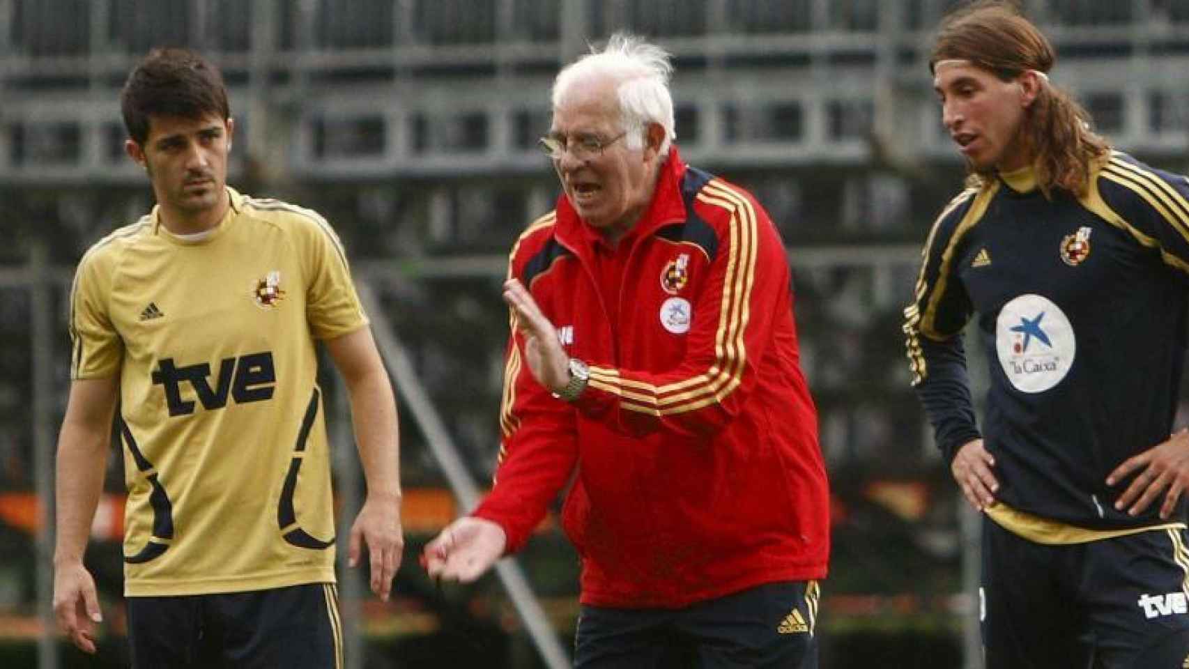 Luis Aragonés junto a Villa y Sergio Ramos