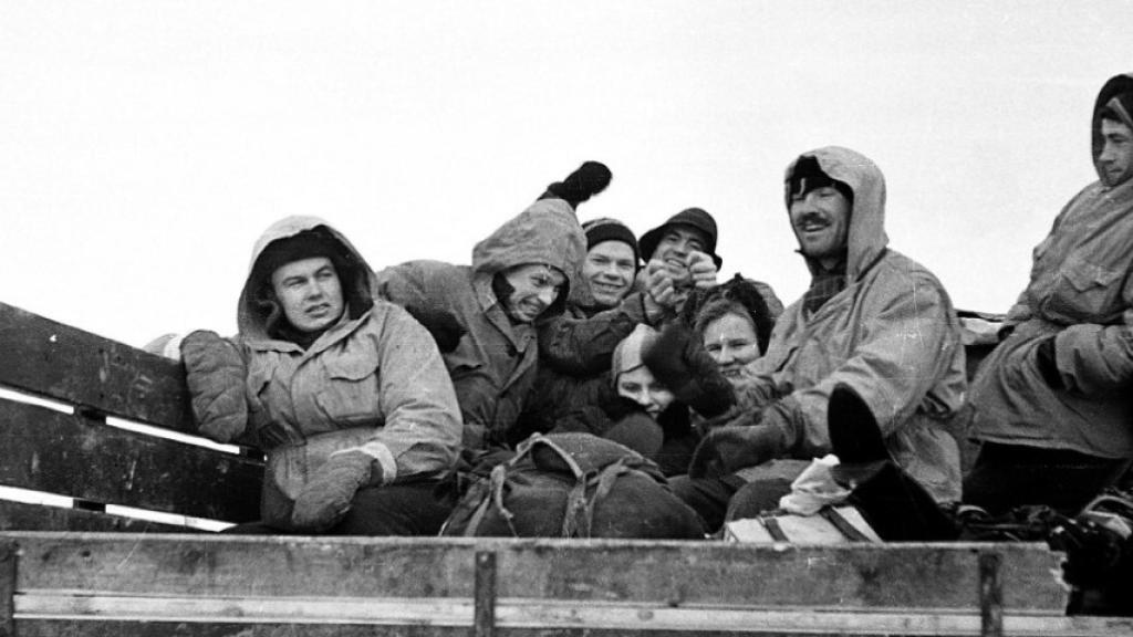 La foto de los excursionistas en la camioneta que les llevó al punto de partida