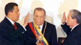 Hugo Chávez jura la Constitución de Venezuela