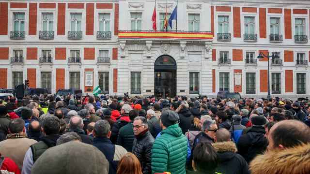 La Comunidad de Madrid convoca a los taxistas a las 17.30 horas para desbloquear el conflicto