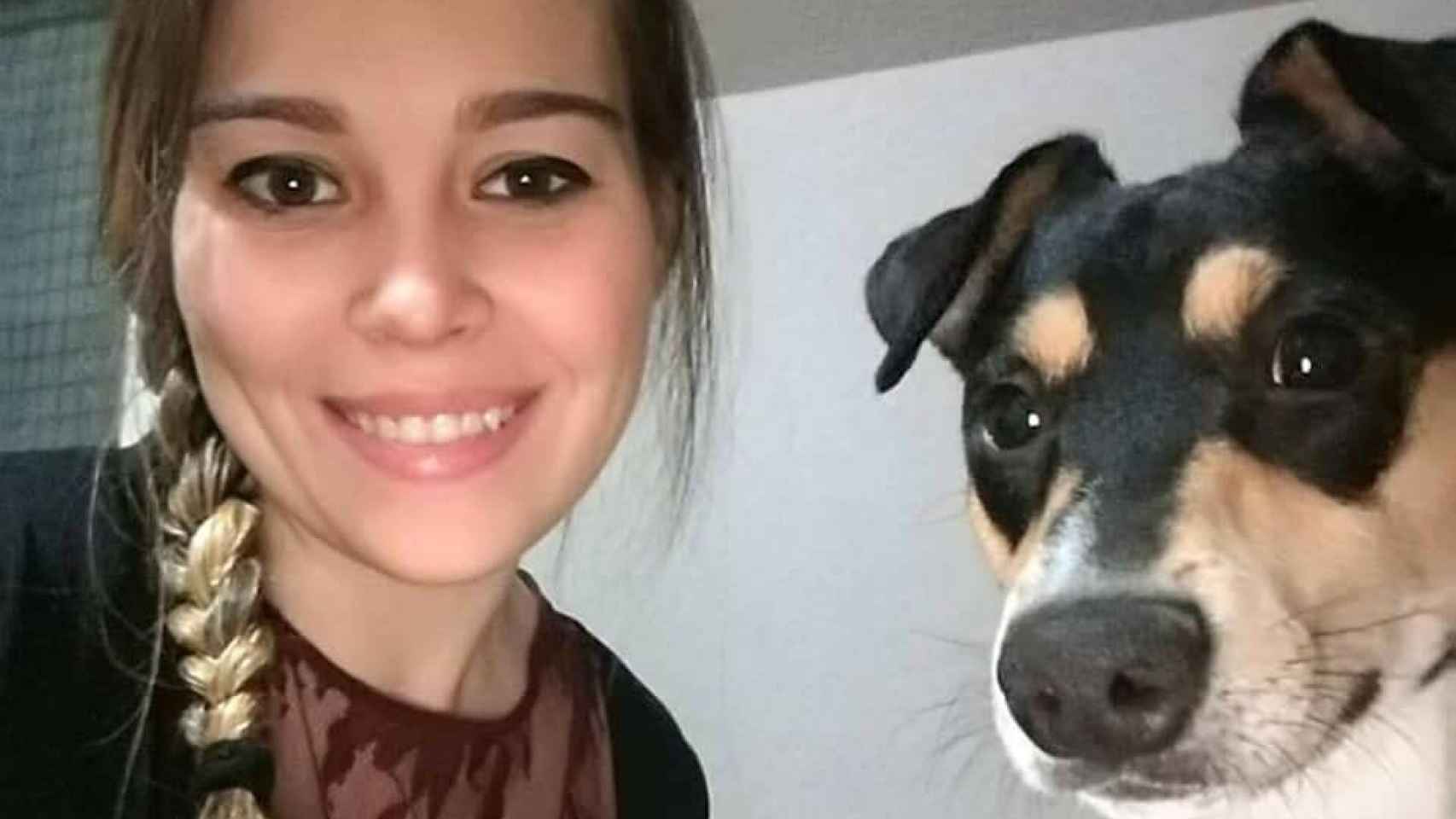Miriam Vallejo, asesinada en Meco, junto a su perro.