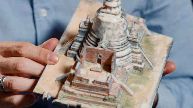 Un modelo impreso en 3D del templo de Ayutthaya en Tailandia, producido con el Stratasys J750.