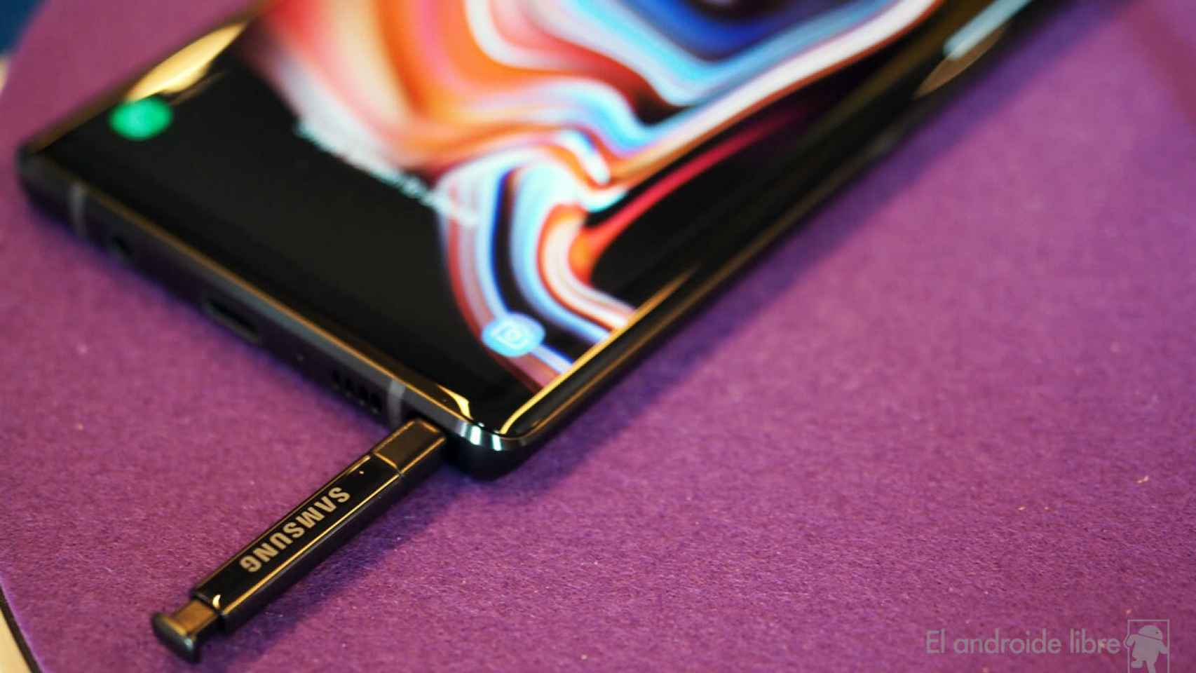 El notch se aleja de los Note: Samsung patenta un S Pen con cámara