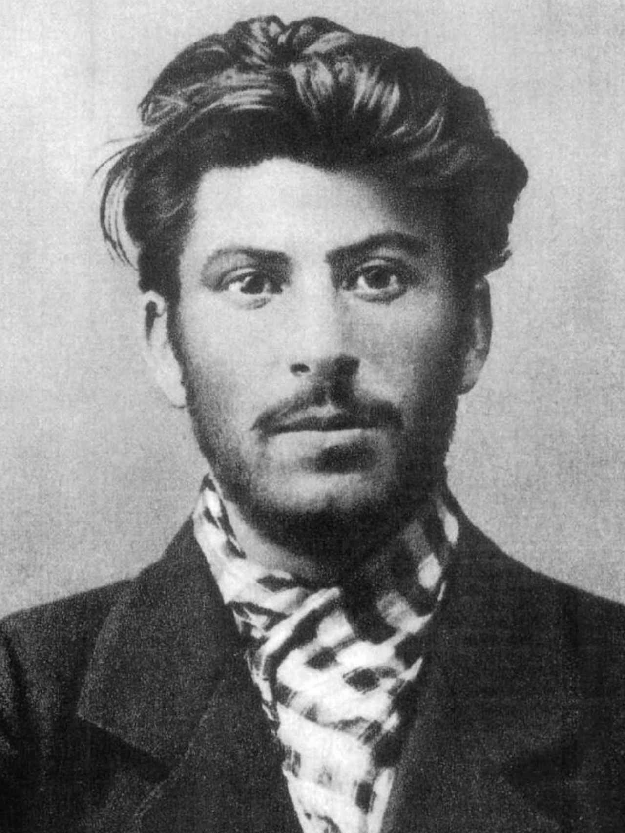 Stalin con 23 años.